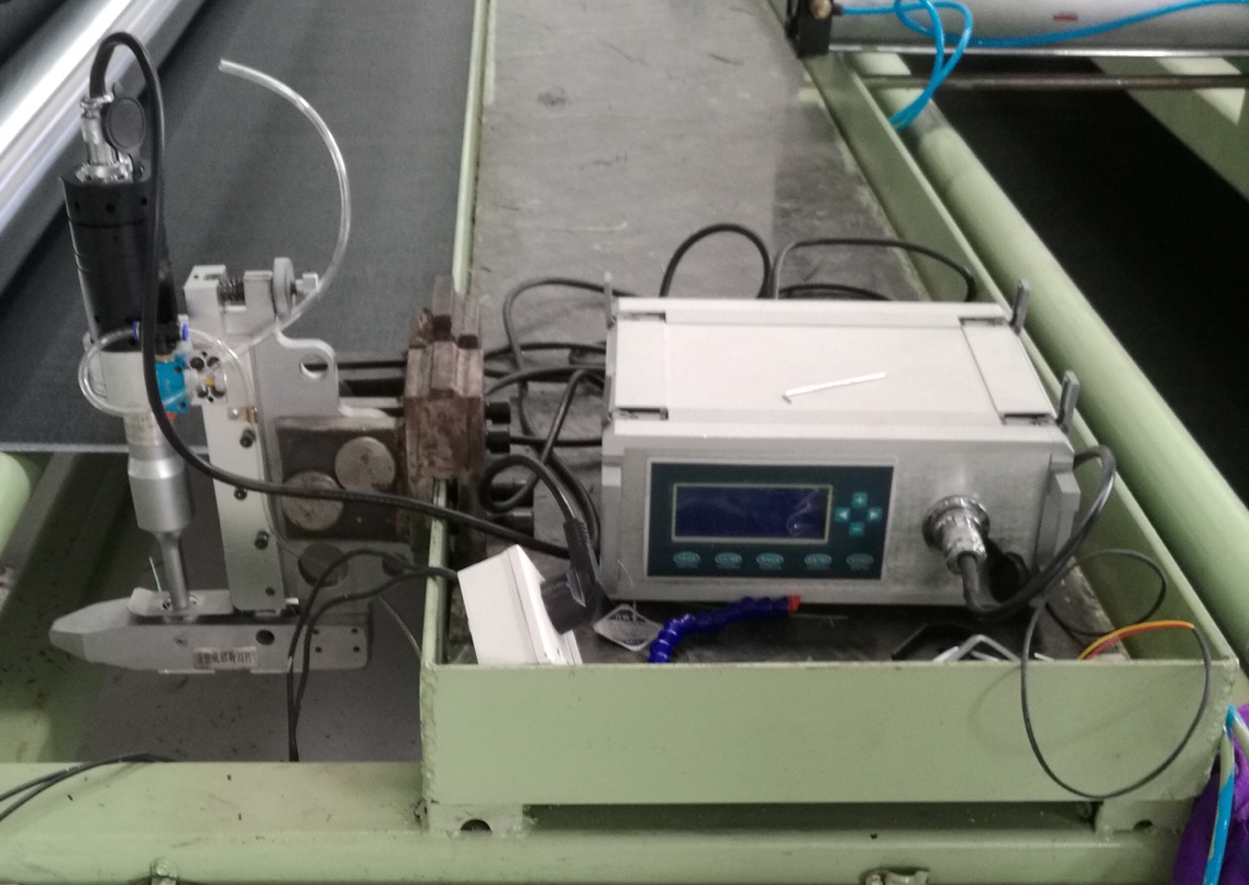 Les ondes ultrasoniques coupent le tissu tiss&eacute; sans flash