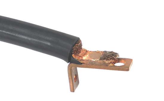 Soudage par ultrasons de bornes en cuivre et de fils de cuivre nus
